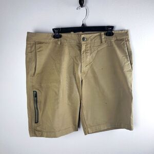 Men's The North Face Active Biege Knee High Zipper Pocket Shorts Size 38